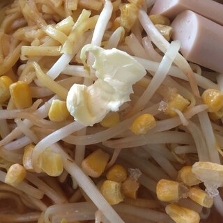 味噌バターコーンもやしラーメン